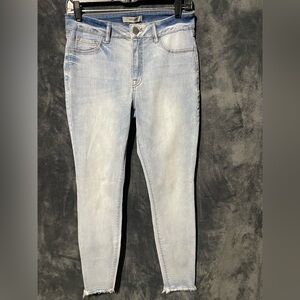 Refuge jeans light color wash size 10 skinny jeans perfect condition